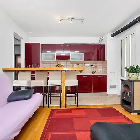 Central City Celestine Apartament