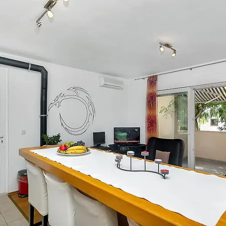 Central City Celestine Apartament